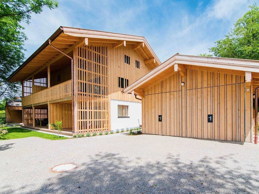 Haus See - Ferienhaus Wolfsgrube in Chieming, Chiemsee