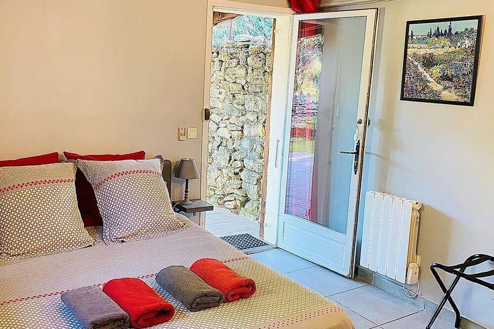 Studiowohnung mit Terrasse - Pool, Tennis, Bouleplatz in Grans, Côte méditerranéenne (France)