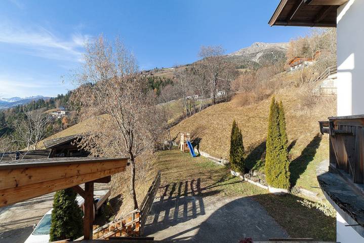 Gasthof Kirchsteiger 'Kirchsteiger Zimmer 4' with Lake View, Shared Terrace and Wi-Fi in Santa Valburga d'Ultimo, Ulten
