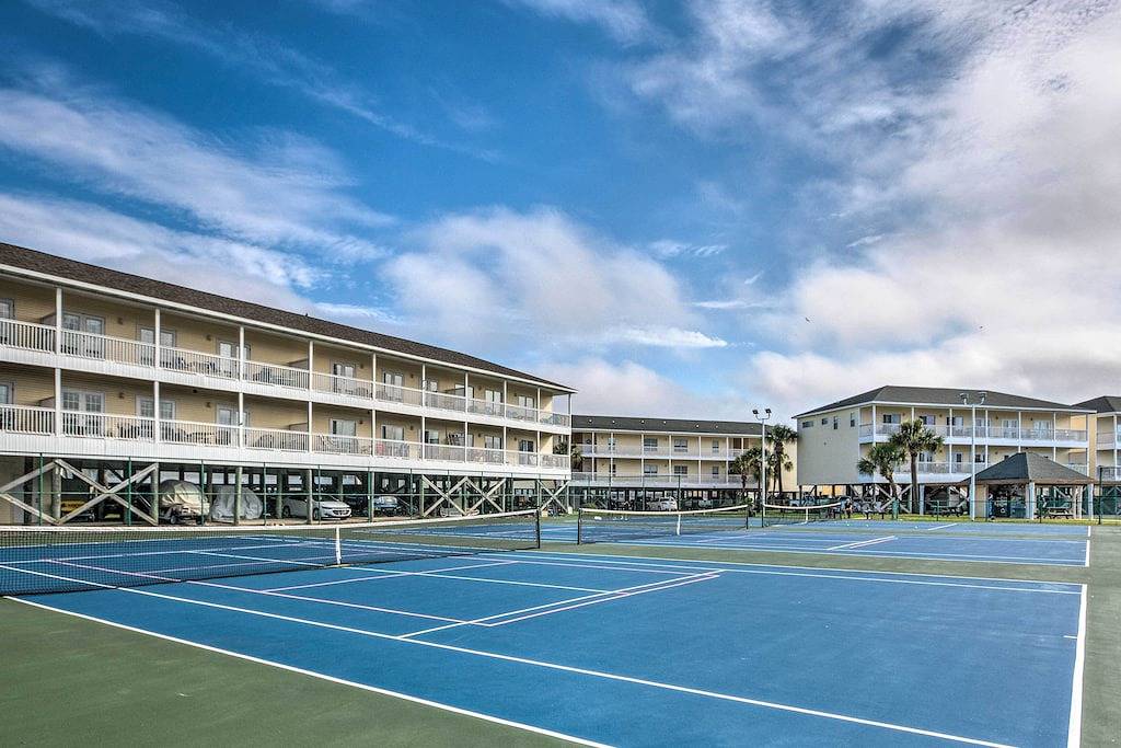 Ganze Wohnung, Cozy Destin Condo w/ Amenities + Private Beach! in Destin, Emerald Coast