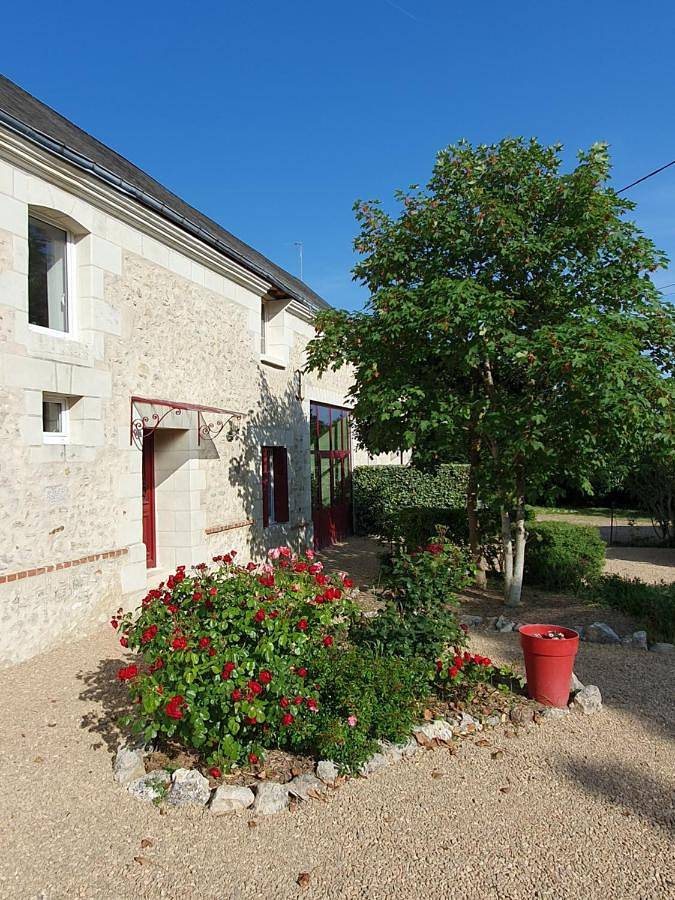 Chambre d’hôte pour 3 personnes, avec Jacuzzi et Terrasse ainsi que Jardin et Sauna