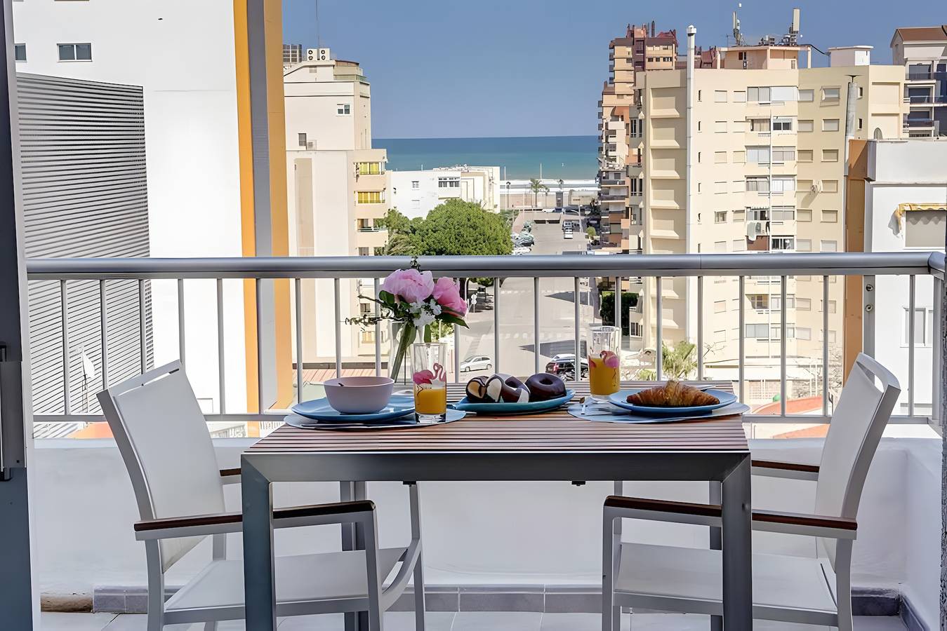Apartamento entero, Apartamento 'Terrazas Playa Gandia' con vistas al mar, Wi-Fi y aire acondicionado in Playa de Gandía, Costa de Valencia