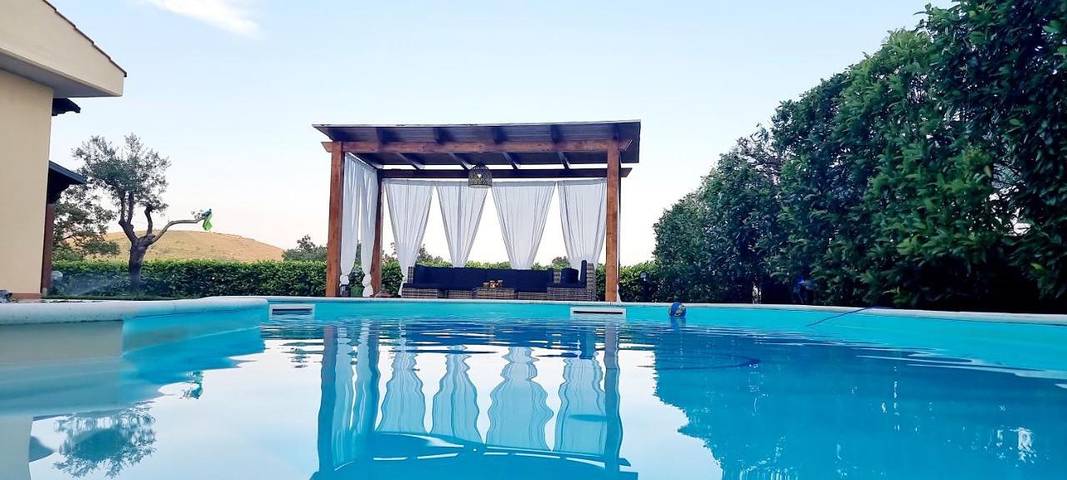 Villa per 9 persone, con Balcone e Terrazza nonché Giardino e Piscina a Itri