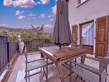 Gîte pour 4 personnes, avec vue et terrasse à Riquewihr