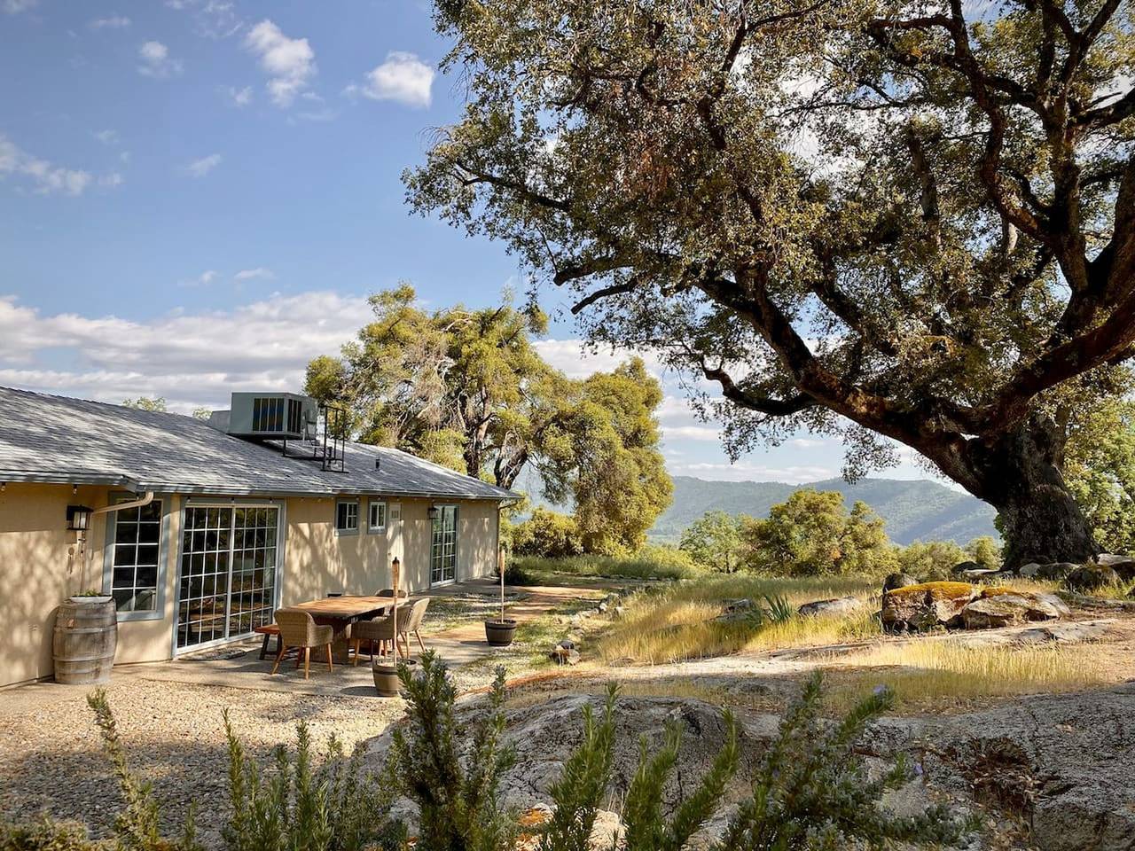 Sunset Site *Boulder Bliss* Hottub by Casa Oso in Madera County