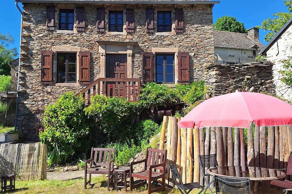 Maison de caractère dans un hameau proche des lacs du Lévezou / Villefranche in Ayssènes, Parc naturel régional des Grands Causses