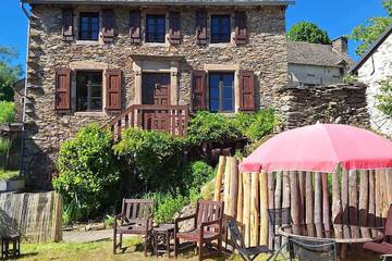 Gîte pour 6 personnes, avec jardin à Ayssènes