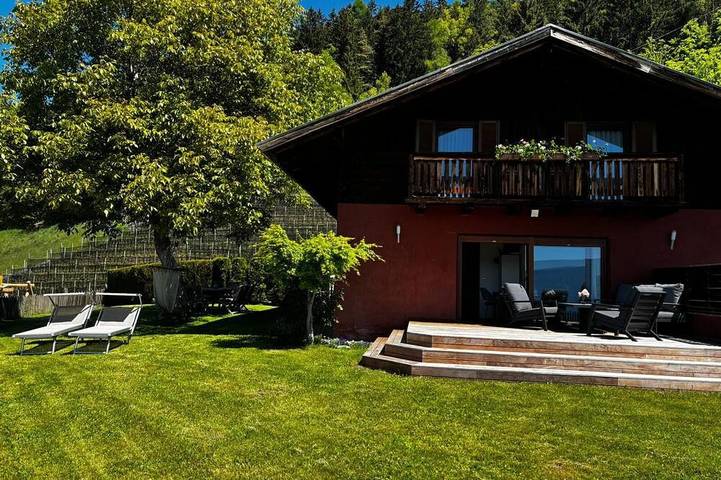 Casa rural para 7 personas, con jardín y balcón en Verano