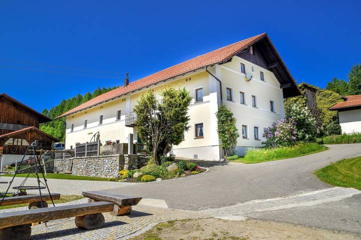 Bauernhof für 3 Personen, mit Balkon und Balkon/Terrasse sowie Terrasse und Garten
