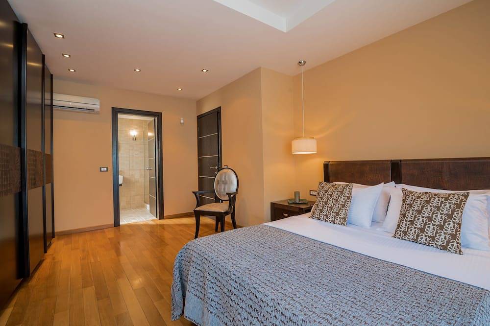 Gaia Deluxe Seafront Villa, with Private Pool & Direct Access to the Beach in Drosia (Zakynthos), Kipseli