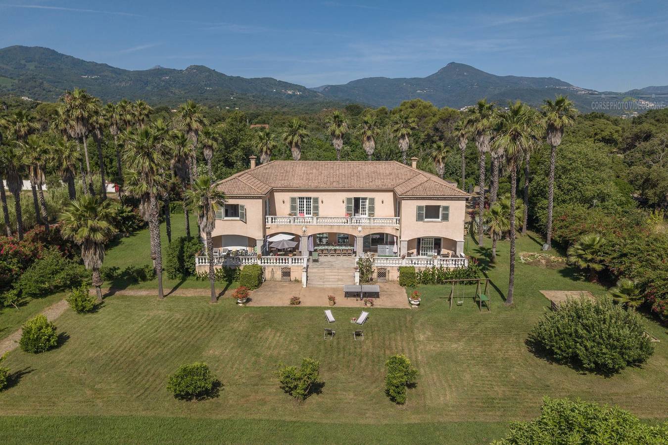 Villa Washingtonia - villa de charme avec accès privé à la plage in Taglio-Isolaccio, Arrondissement de Corte
