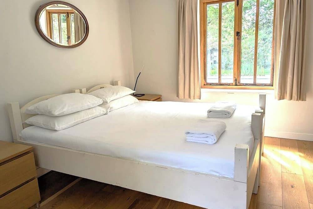 * Listado nuevo * Hermosa cabaña, se admiten perros, piscina compartida y cancha de tenis in Sussex Occidental