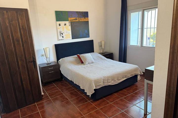 Atemberaubende, private Villa mit schönem Pool, Gärten & Ausblick in Sierra Gorda, Coín