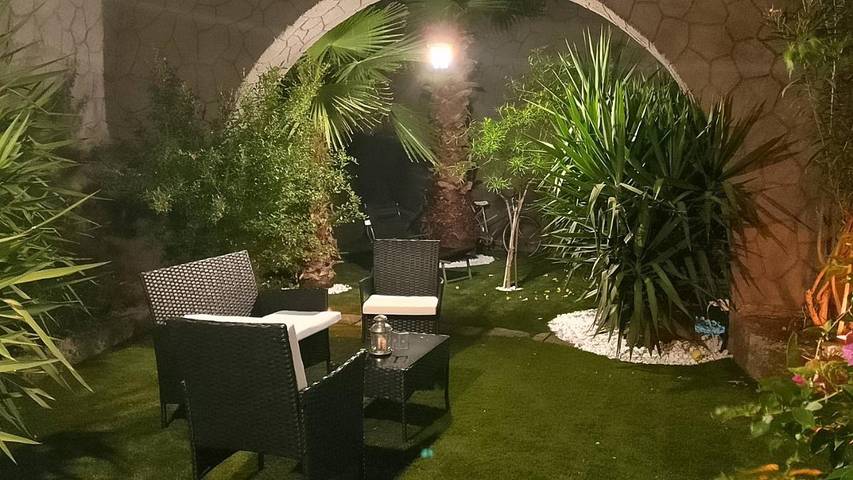 Location de vacances pour 3 personnes, avec vue et jardin, adapté aux familles à Adrano