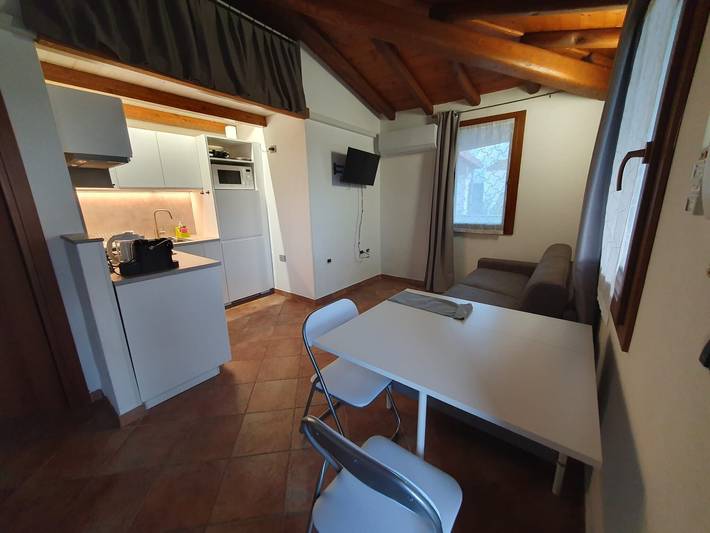 Vacation Home "Guido Holiday" with Sea View, Private Terrace & Wi-Fi in Torre di Bari, Bari Sardo