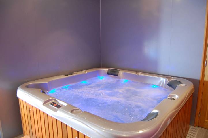 Gîte pour 8 personnes, avec Jacuzzi et Terrasse à Nesle-le-Repons