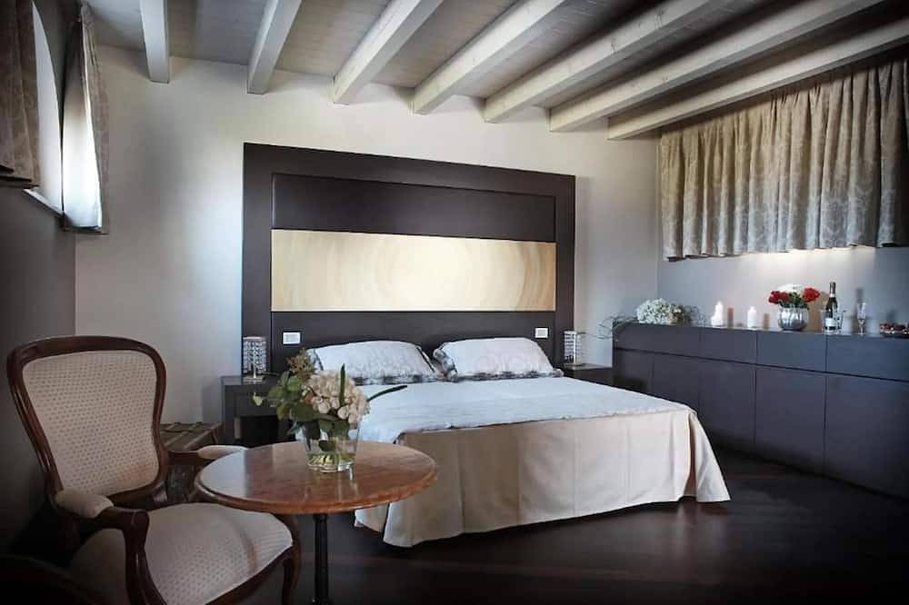 Luxury Villa rental Lake Garda - Italy in Toscolano-Maderno, Garda Mountains