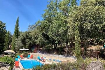 Chambre d’hôte pour 8 personnes, avec jardin à Nyons