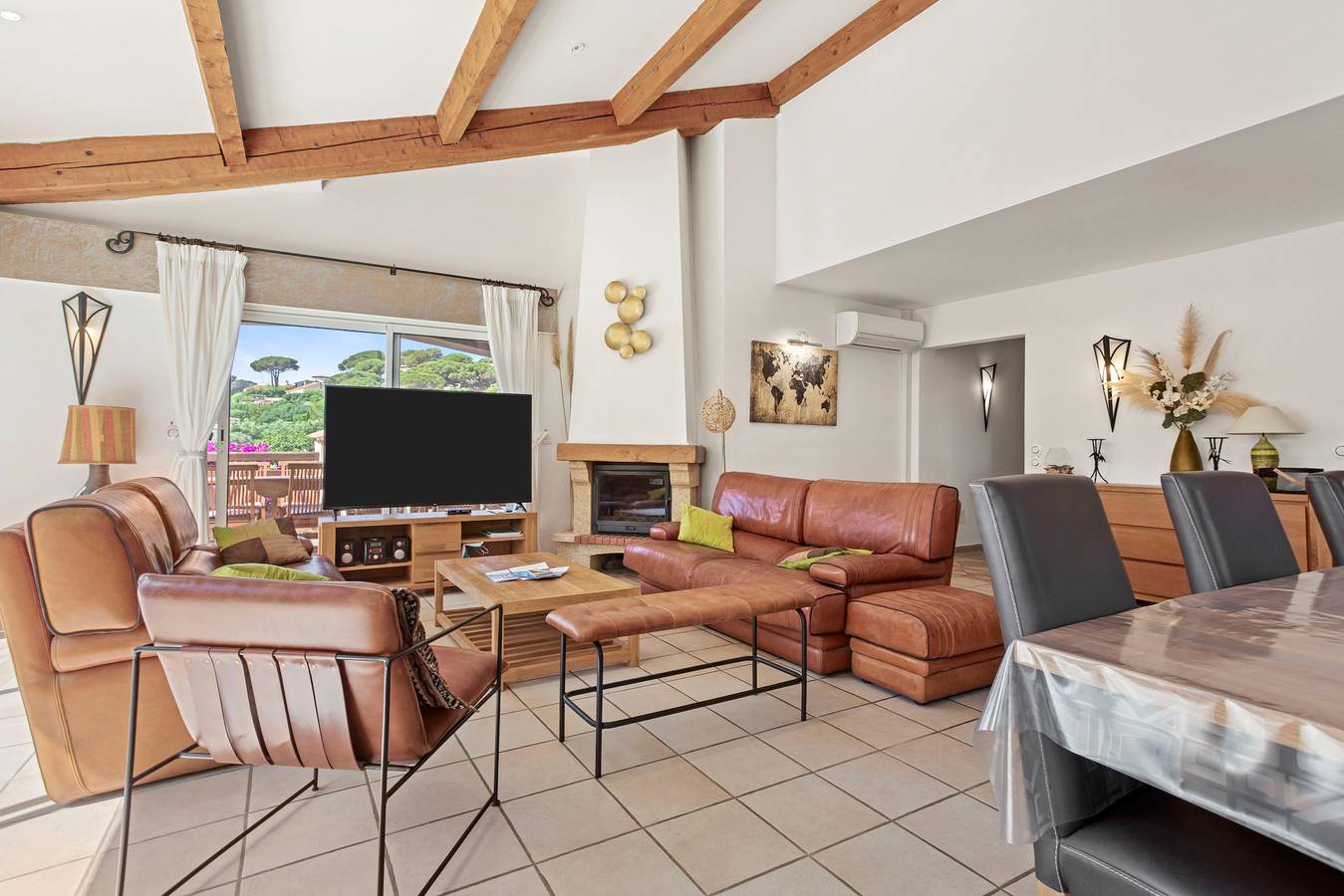 Villa 'À 200m De La Plage' with Sea View, Wi-Fi and Air Conditioning in La Nartelle, Sainte-Maxime
