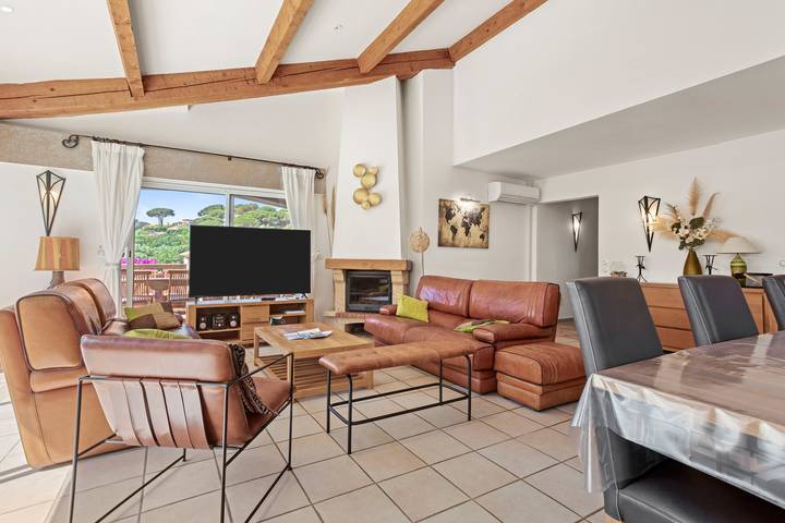 Villa pour 16 personnes, avec sauna ainsi que jardin et jacuzzi, animaux acceptés à Sainte-Maxime - 4