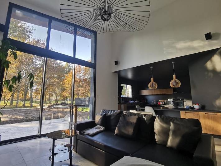 Location de vacances pour 8 personnes, avec vue ainsi que terrasse et jardin à Arnage - 3