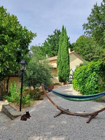 Gîte pour 2 personnes, avec vue et jardin, animaux acceptés à Sablet