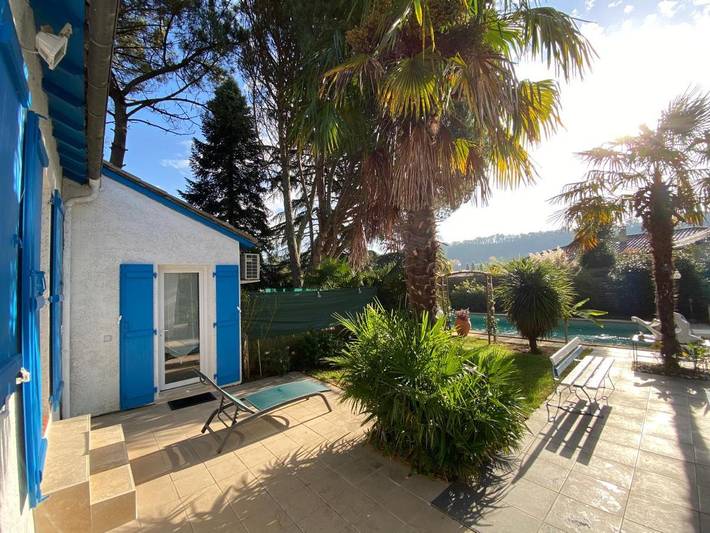 Gîte pour 2 personnes, avec piscine et sauna ainsi que jacuzzi et jardin, animaux acceptés à Biars-sur-Cère - 4