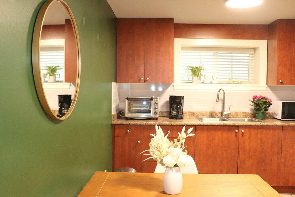 Ganze Wohnung, 2 Beds suite near Metrotown and Skytrain in Burnaby, British-Columbia