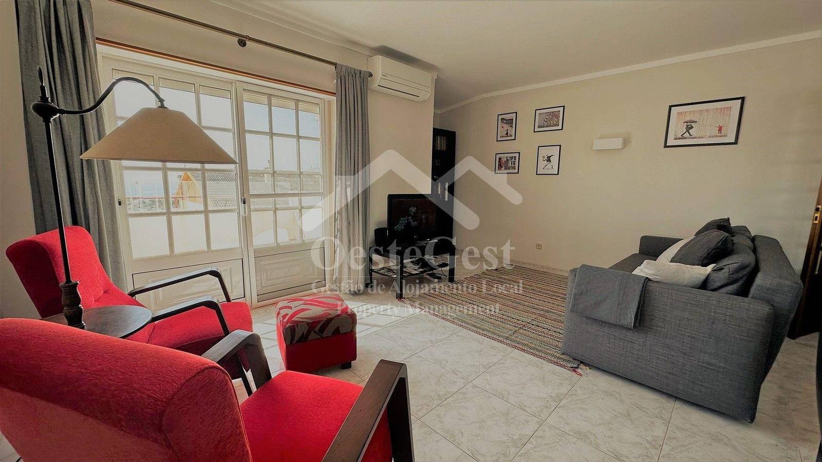 Ganze Ferienwohnung, Weißer Sand Balkone in Praia da Areia Branca, Lourinhã