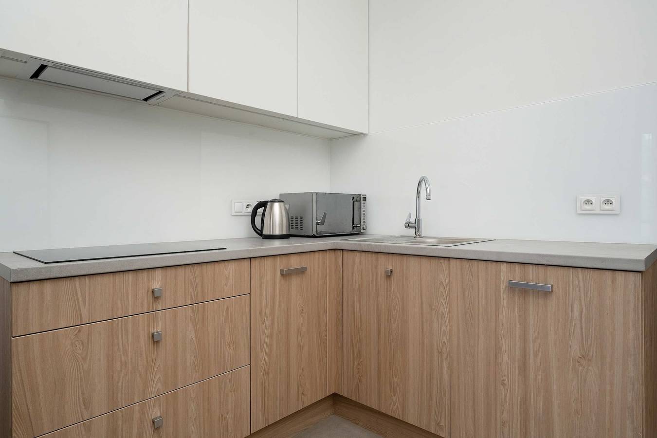 Ganzes Studio, Modern Studio with a Balcony   A Place to Work in Breslau, Niederschlesien