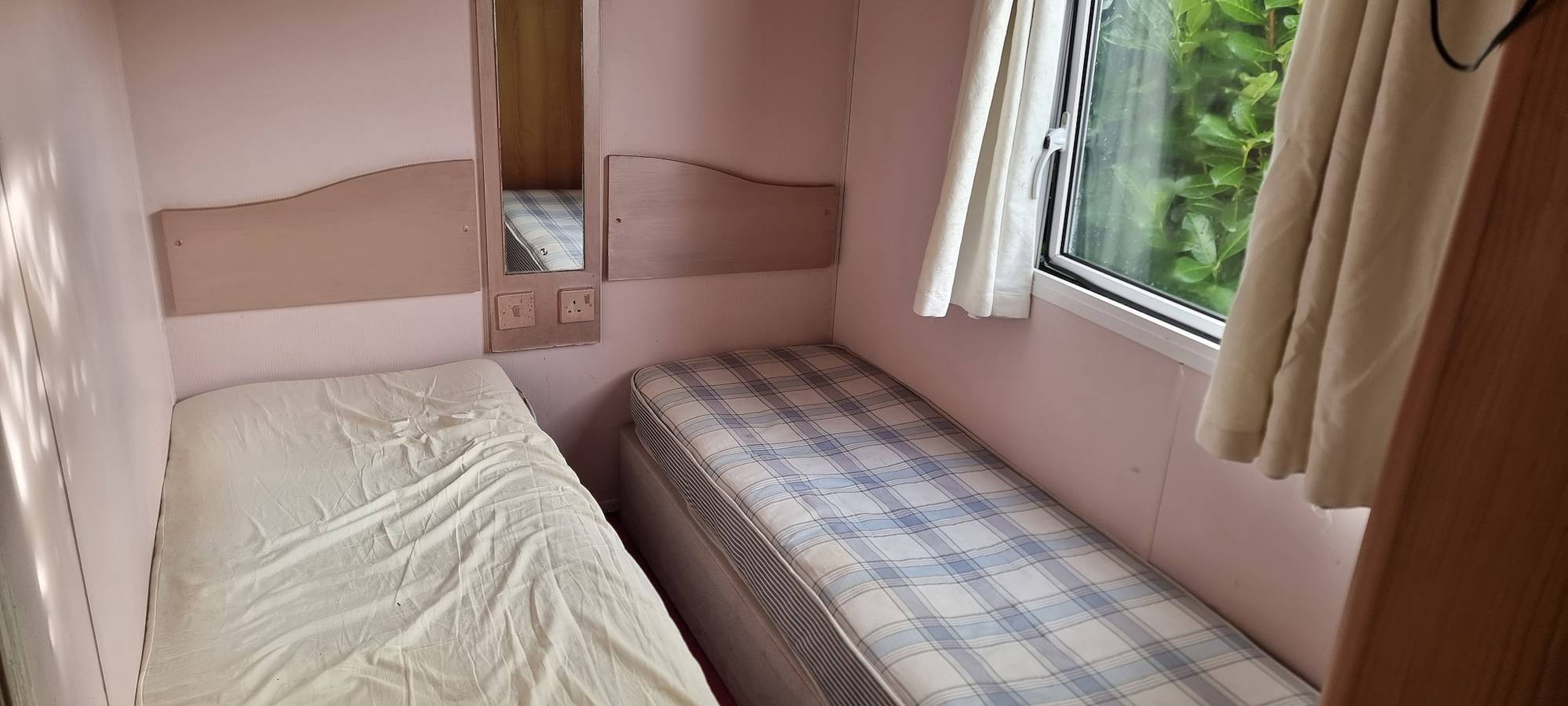 Caravan - Sleeps 8, pet friendly in Powys