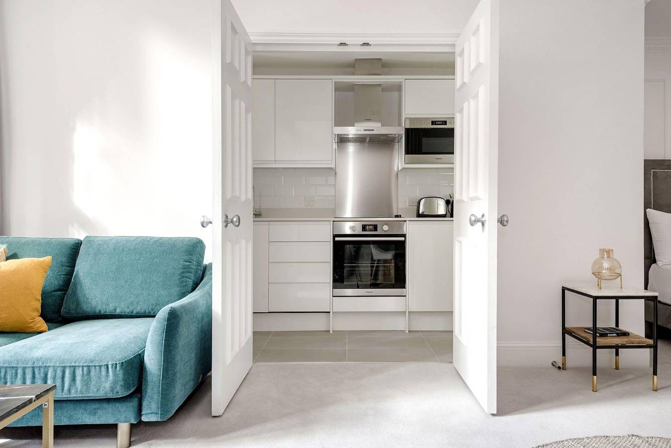 Entire apartment, The Chelsea Studio next to Sloane Square in Kensington and Chelsea, London