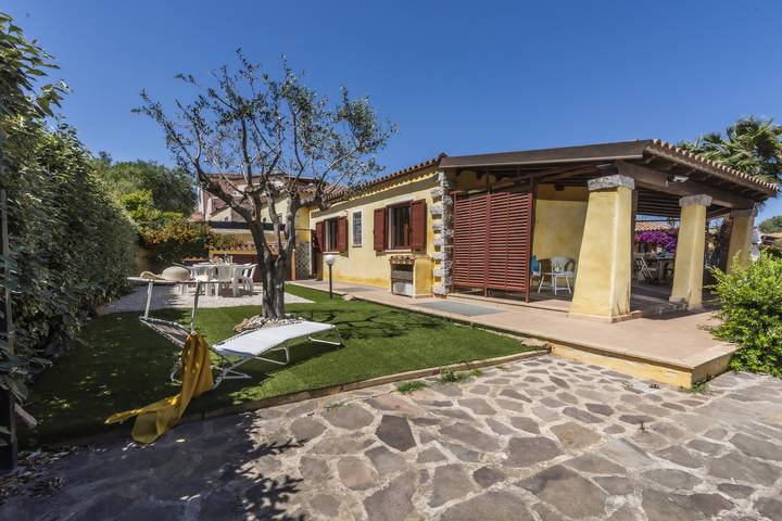 Gîte pour 4 personnes, avec terrasse à Pittulongu - 3