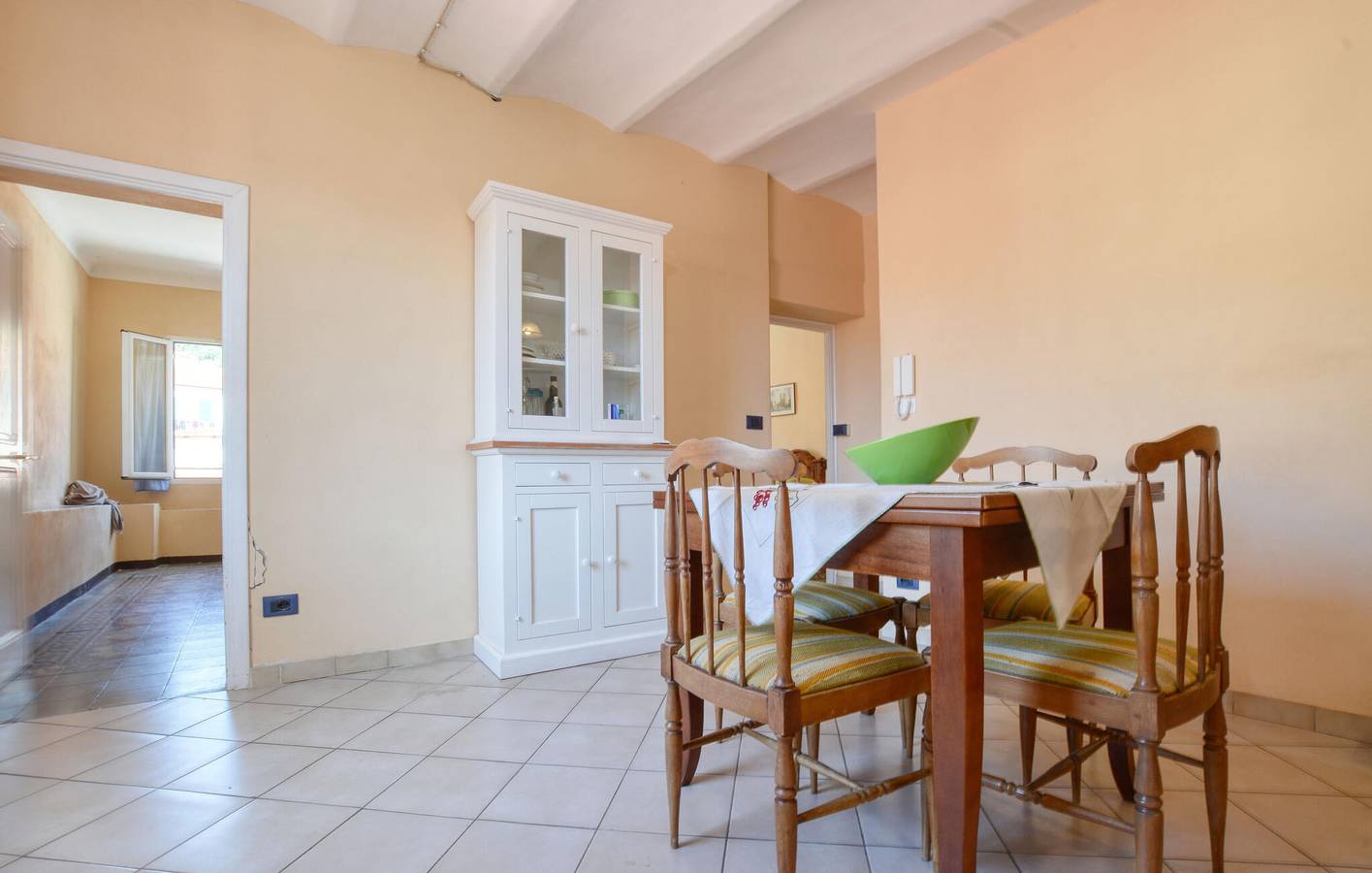 Entire holiday apartment, Taggia Apartment with WiFi, Kitchen & Child-Friendly. Close to Town Centre & River! in Taggia (City), Taggia