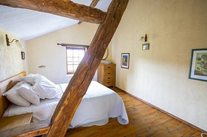 Location de vacances pour 8 personnes, avec piscine ainsi que terrasse et jardin à Saint-Marcel-du-Périgord - 3