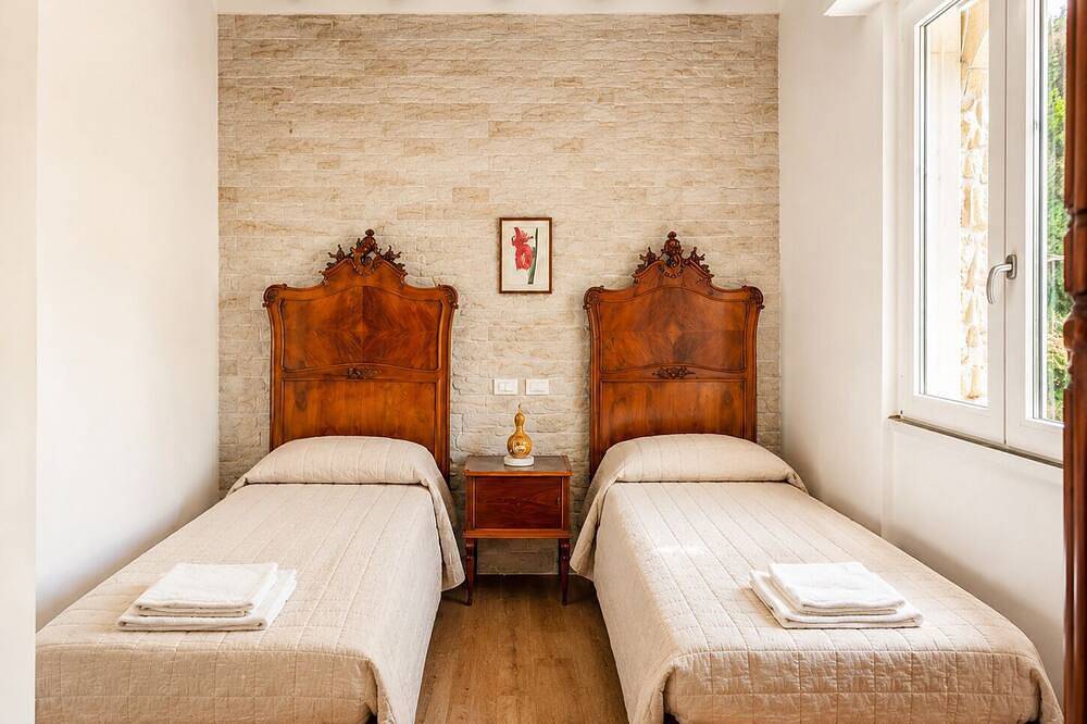 Allegra Villa Apt 1 - House in the Woods in Godiasco Salice Terme, Oltrepò Pavese