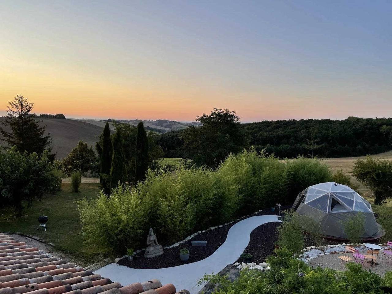 Le Dôme et son jacuzzi in Grazac (Tarn), Région d'Albi