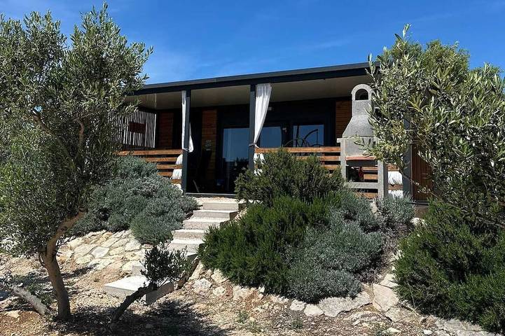 Camping für 6 Personen, mit Balkon und Pool in Pirovac