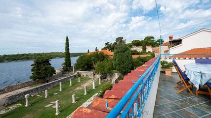 Ferienhaus für 8 Personen, mit Terrasse und Ausblick in Rab Stadt