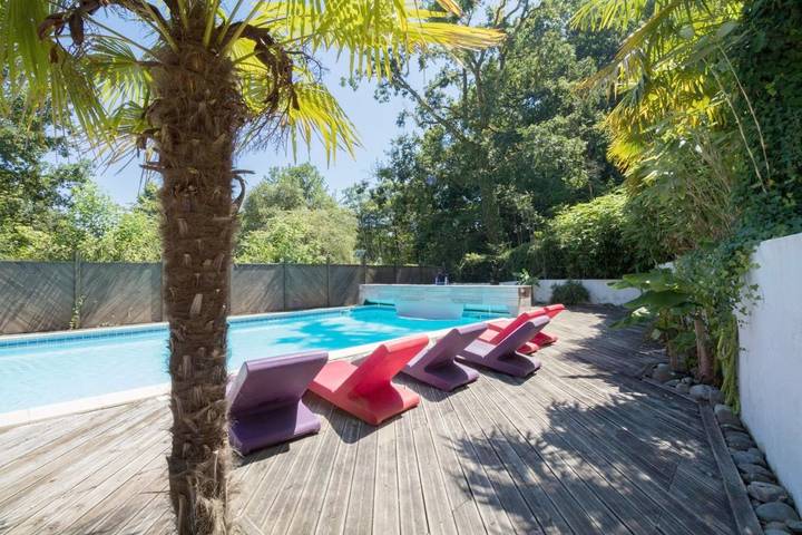 Appart’hôtel pour 6 personnes, avec jardin ainsi que vue et piscine