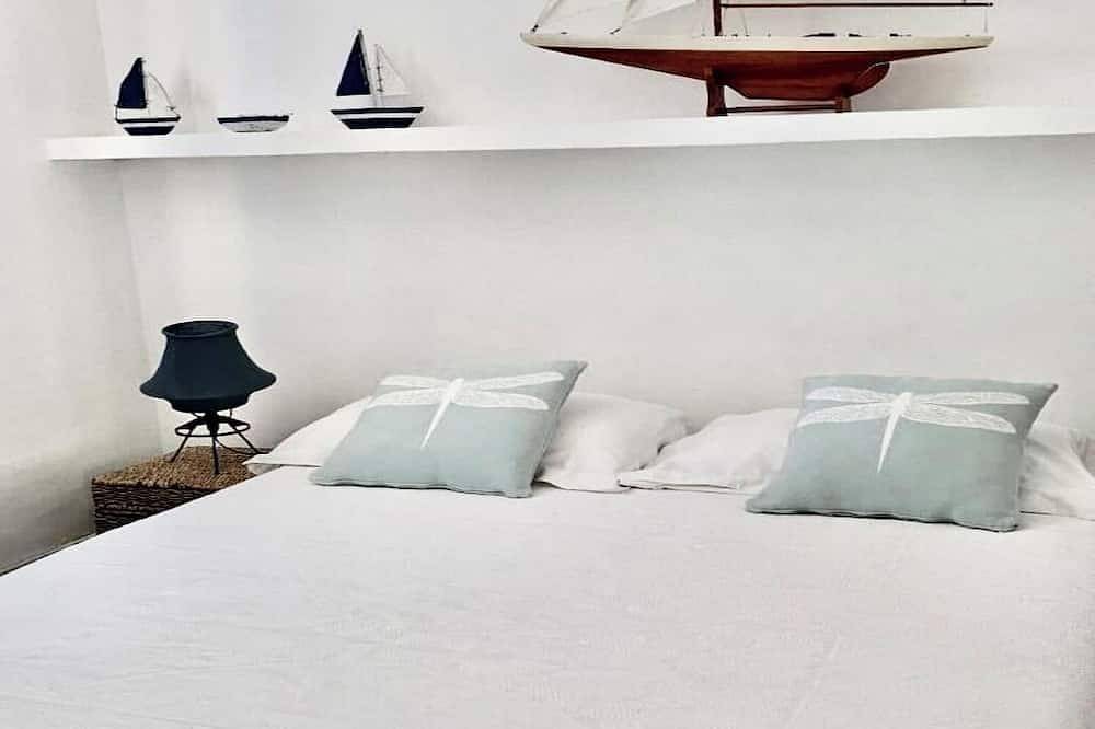 Ostuni Beachfront Villa with Pool & Private Parking, Luxury Holidays in Monticelli, Salento