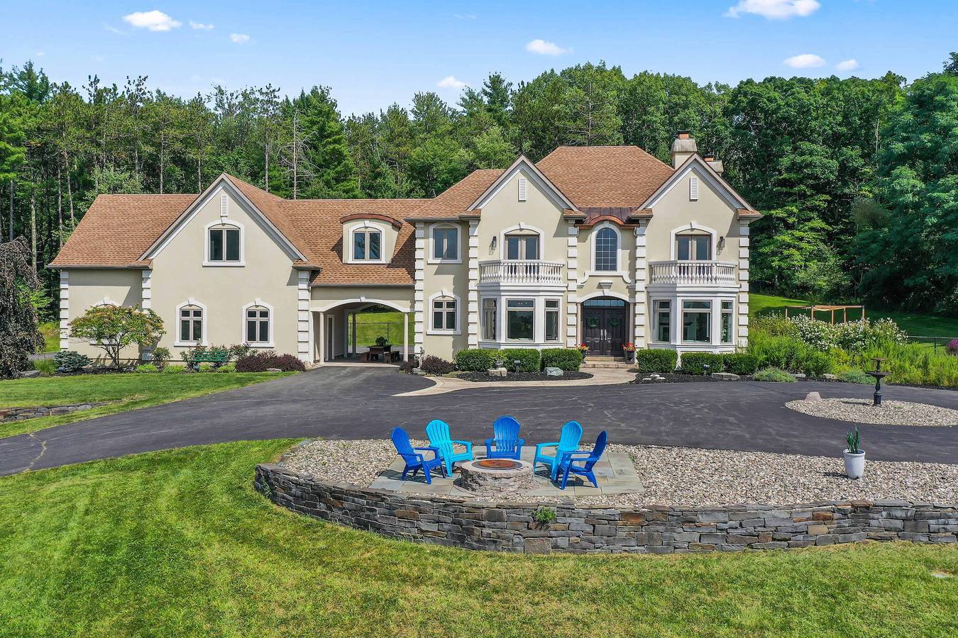Entire apartment, Hidden Retreat 4-homes 134 acres in Rensselaer County