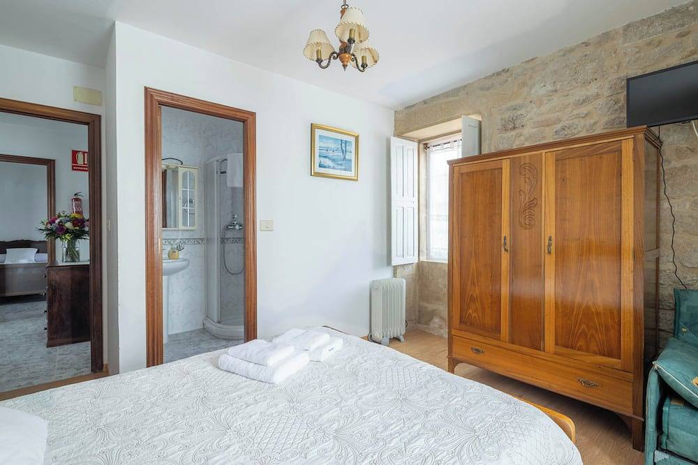 Country House 'Marica' with Mountain View, Private Pool and Private Terrace in A Estrada, Pontevedra Province