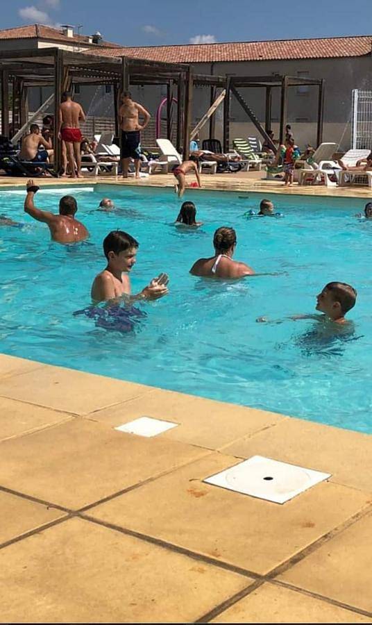 Location de vacances pour 6 personnes, avec Terrasse ainsi que Jardin et Piscine à Aigues-Vives - 2