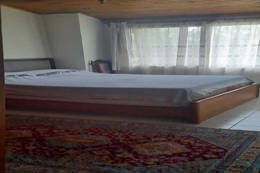 Spacious 3-bedroom villa in fabulous Seferihisar with Ac in Turkiska Egeiska havet