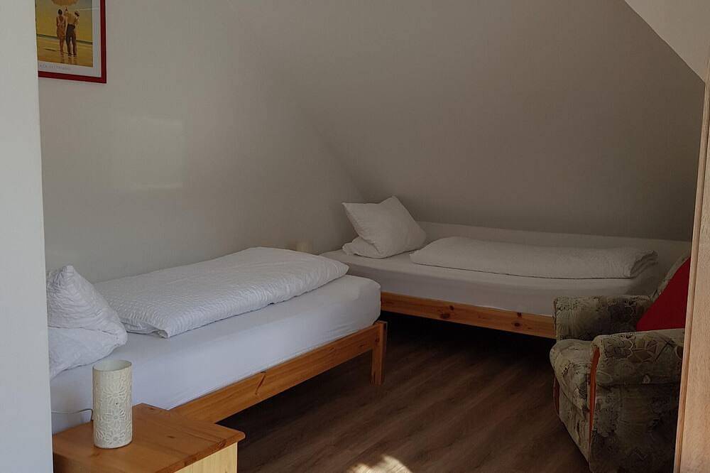 Ganze Wohnung, Apartment 'Wolf' mit privater Terrasse, Gemeinschaftsgarten und Wlan in Neuruppin, Ruppiner Seenland