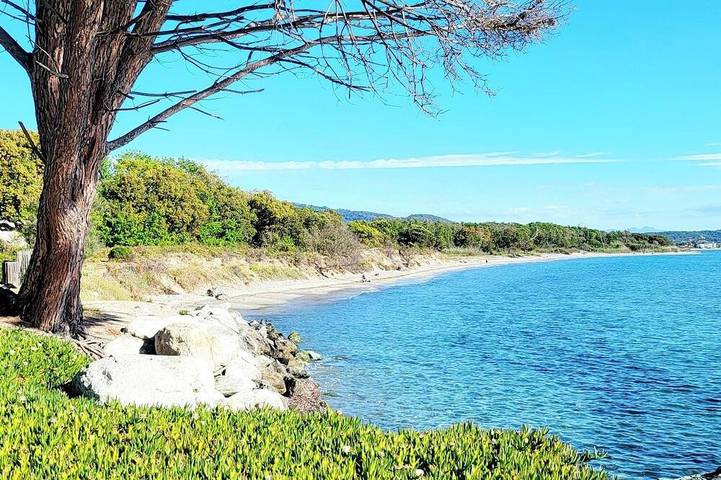 Appartement de vacances pour 6 personnes, avec jardin ainsi que terrasse et piscine