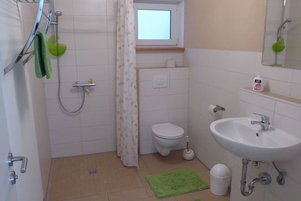 Zimmer mit Privatbad in Einfamilienhaus in Königsfeld im Schwarzwald, Mittlerer Schwarzwald