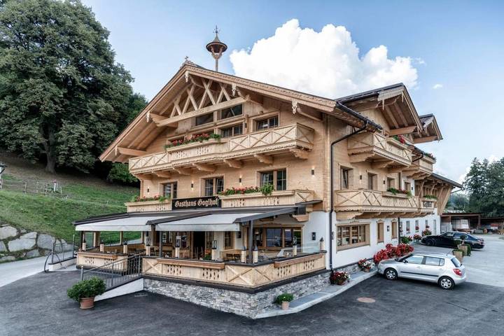 BnB für 10 Personen, mit Garten und Ausblick im Zillertal