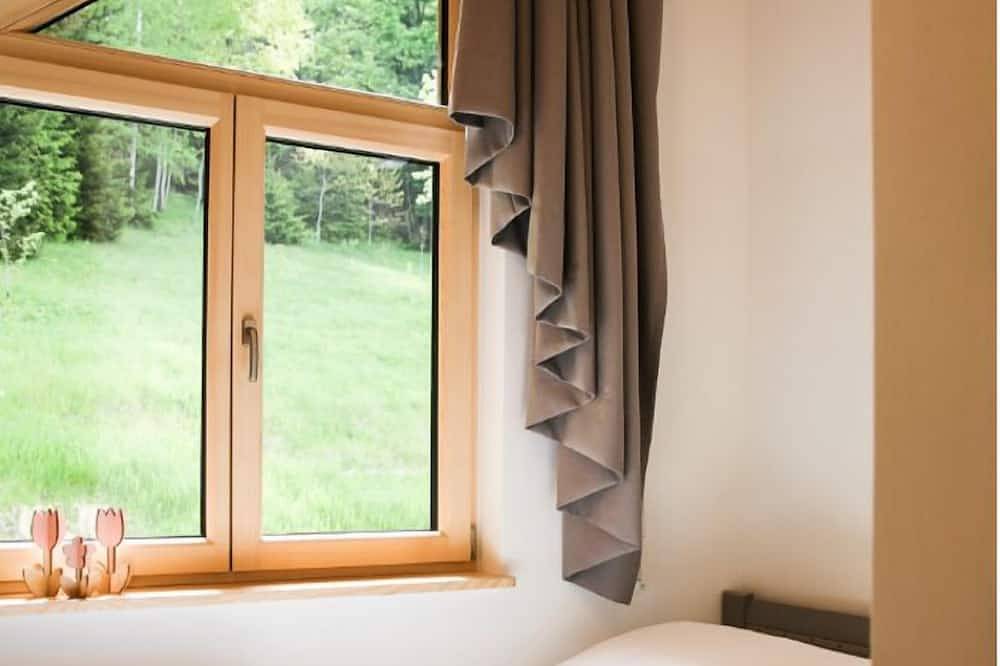 Ganze Wohnung, Luxuriöses Chalet 160 qm mit Zirbenholzsauna und Whirlpool in Bodenmais, Ostbayern